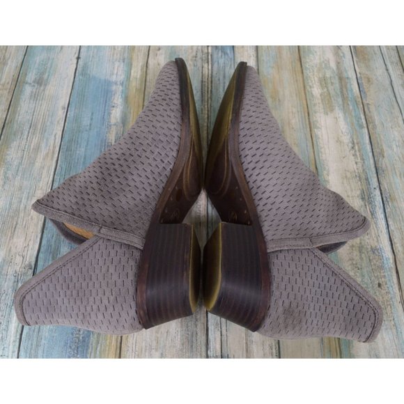 Lucky Brand Baley Ankle Boot Size 8.5 Gray Suede Perforated Fashion Booties - Picture 8 of 9